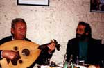 Ο Νίκος Παραλής ("Λαβίδας"), από την Ερεσό παίζει ούτι και τραγουδάει μαζί με τον Σόλωνα Λέκκα από την Πηγή, σε ηχογράφηση του ερευνητικού προγράμματος "Κιβωτός του Αιγαίου" στη Μυτιλήνη το 1997.