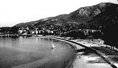 MakriG4.jpg (16860 bytes)